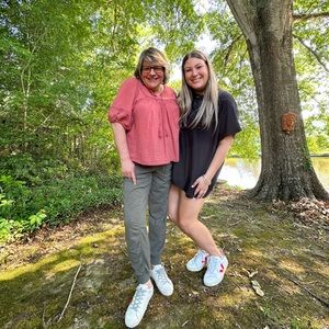 Meet your Posher, Elizabeth